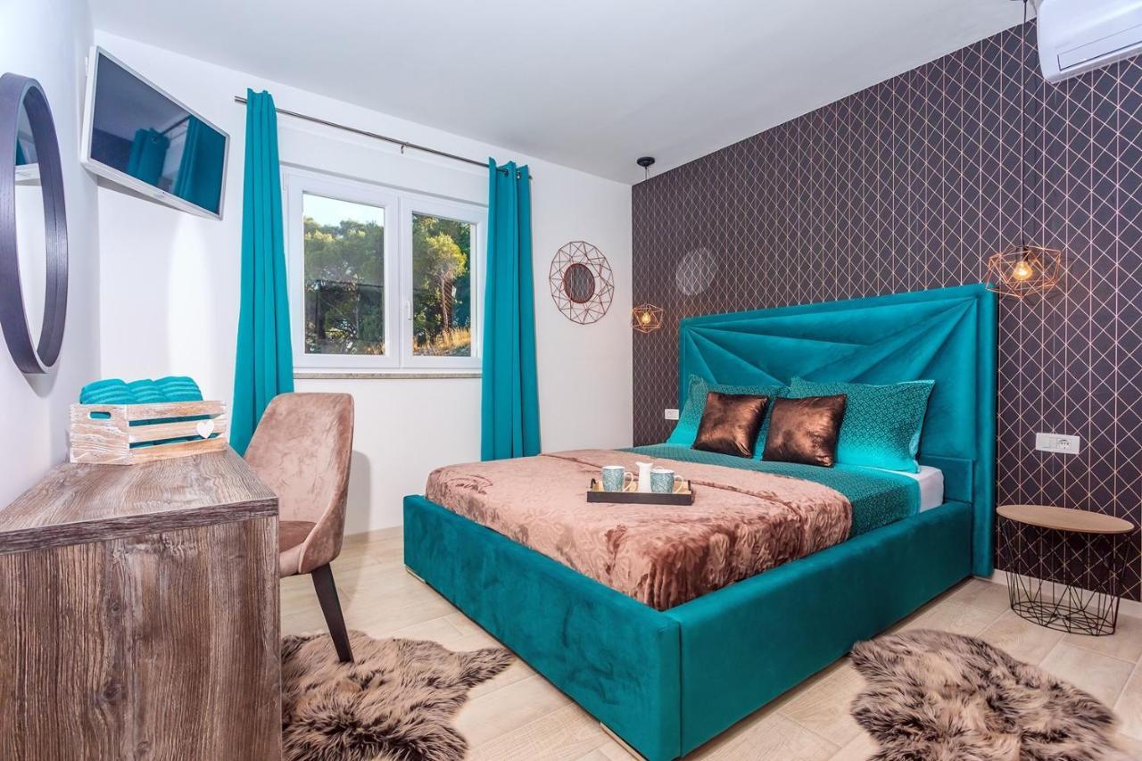 Villa Matan - Only 200M From The Sandy Beaches, Private 28M2 Pool Omis Room photo